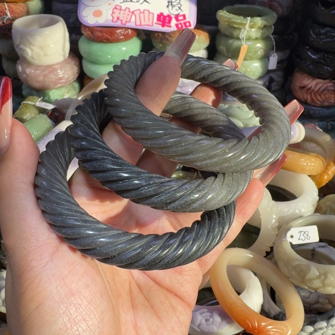 石英质玉（佘太翠）未镶嵌手镯55，565859，不退换一个价