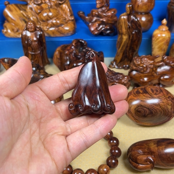 黄花梨降香黄檀把件