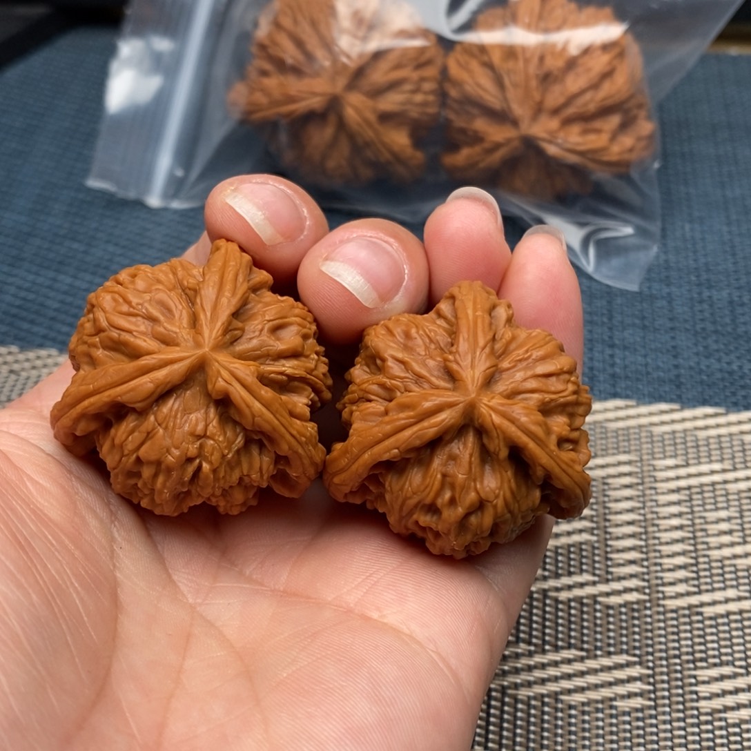 阿***消吊坠文玩核桃三棱