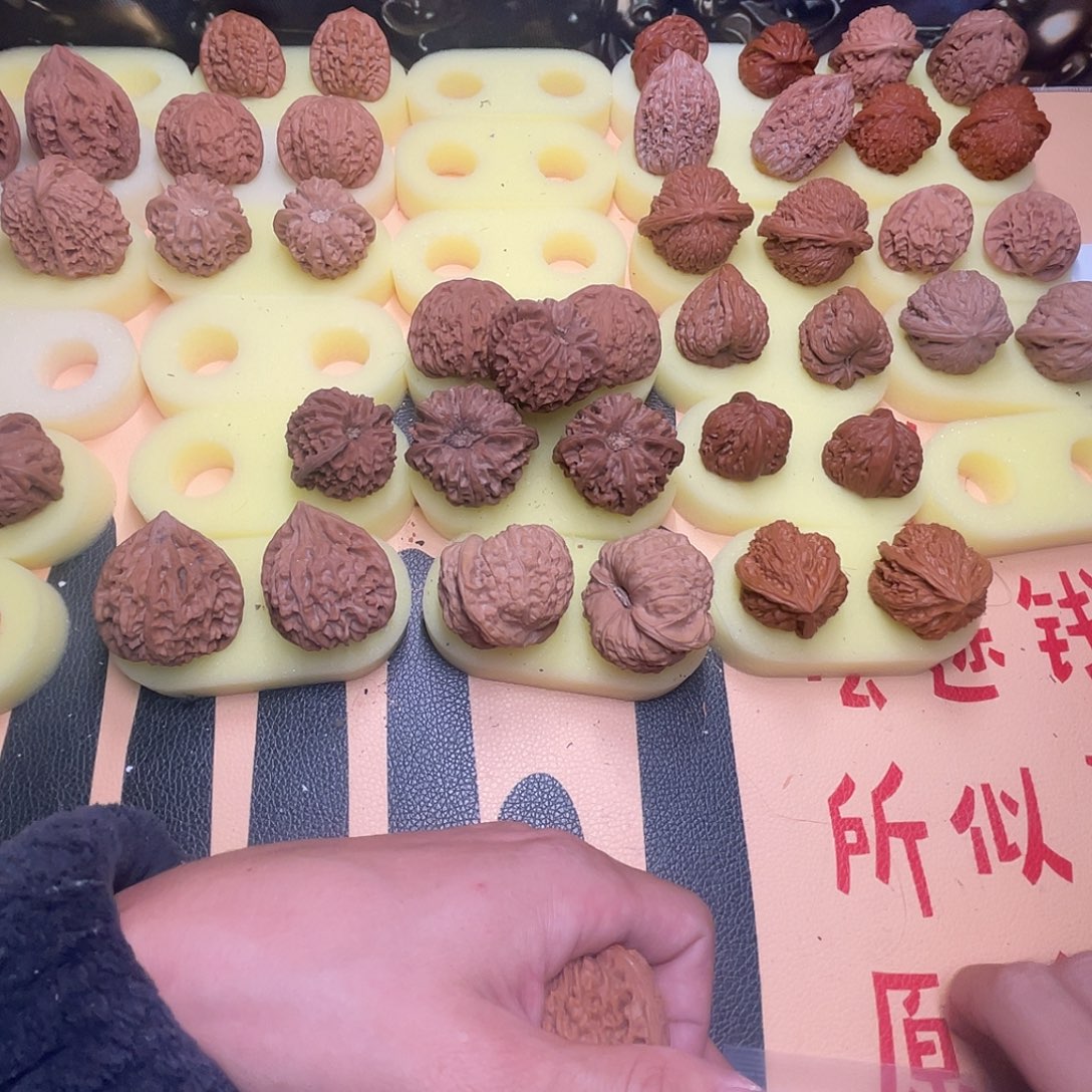 ****文玩核桃吊坠南疆