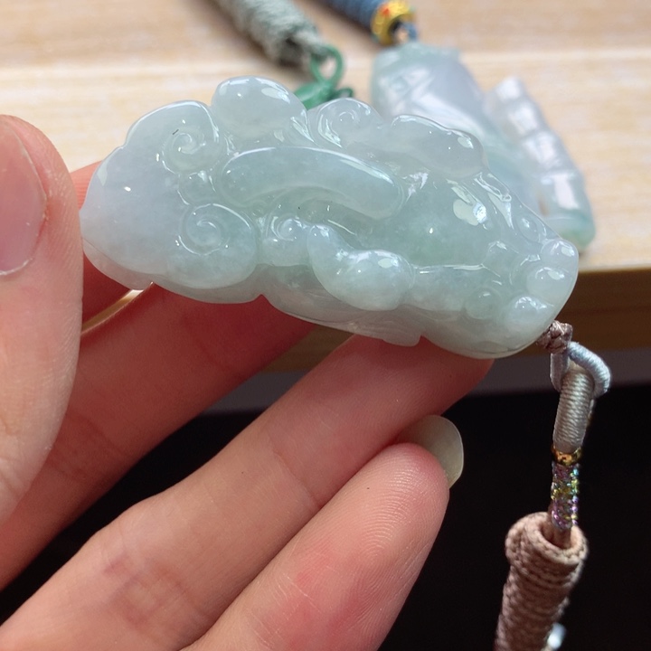 翡翠未镶嵌颈饰吊坠