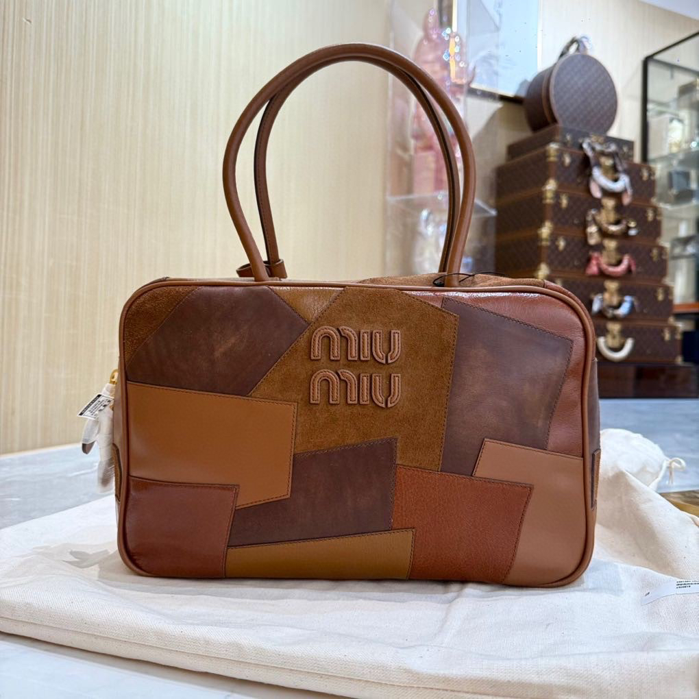 99新 MIU MIU/缪缪 干邑色拼皮补丁公文包 