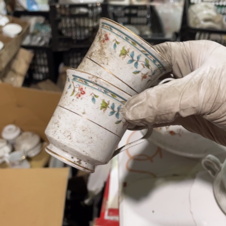 其他盘子碗砂锅都有