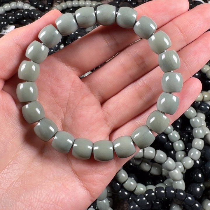 和田玉手链未镶嵌奥**走