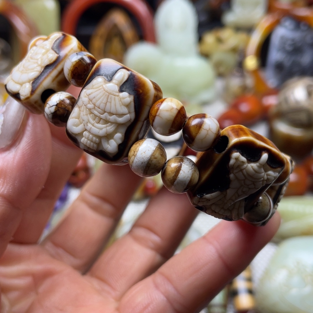 玛瑙/玉髓颈饰未镶嵌