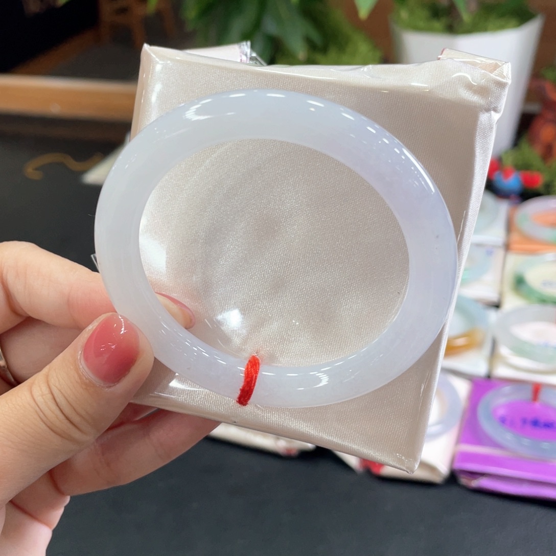 翡翠未镶嵌手镯54.8圈 冰种粉白 有包容