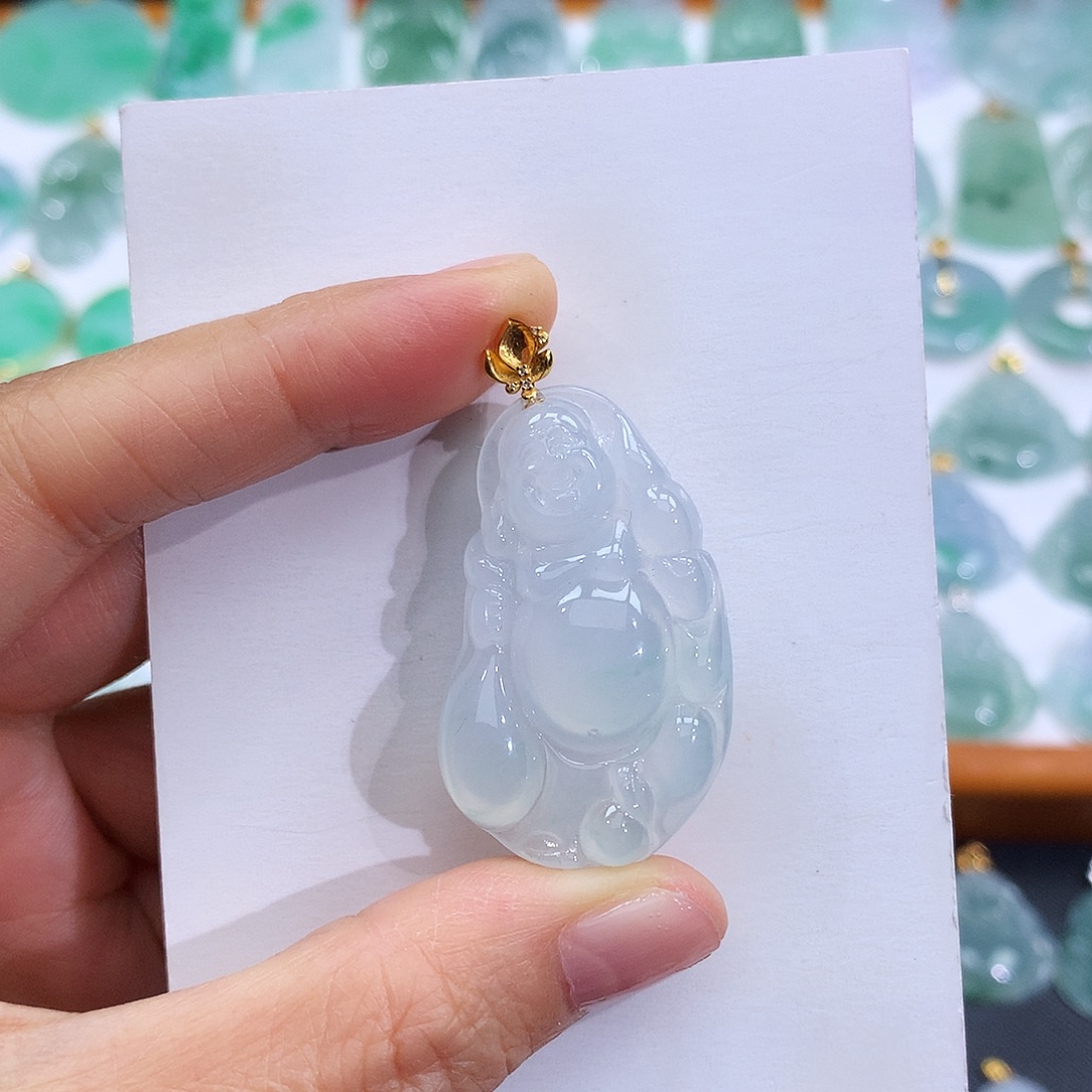 翡翠18K金镶嵌颈饰翡翠吊坠