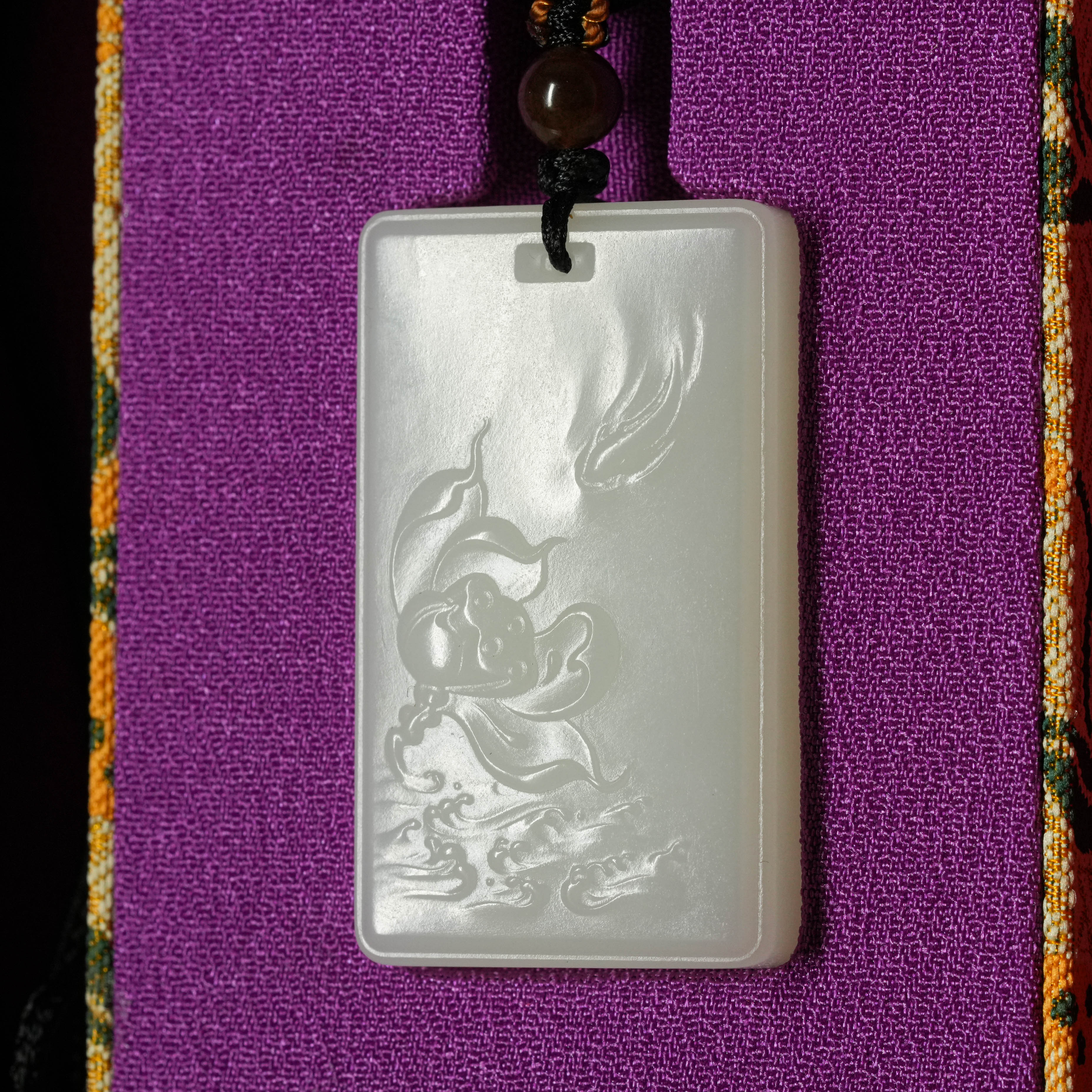 YX2982和田玉白玉吊坠-鱼戏莲