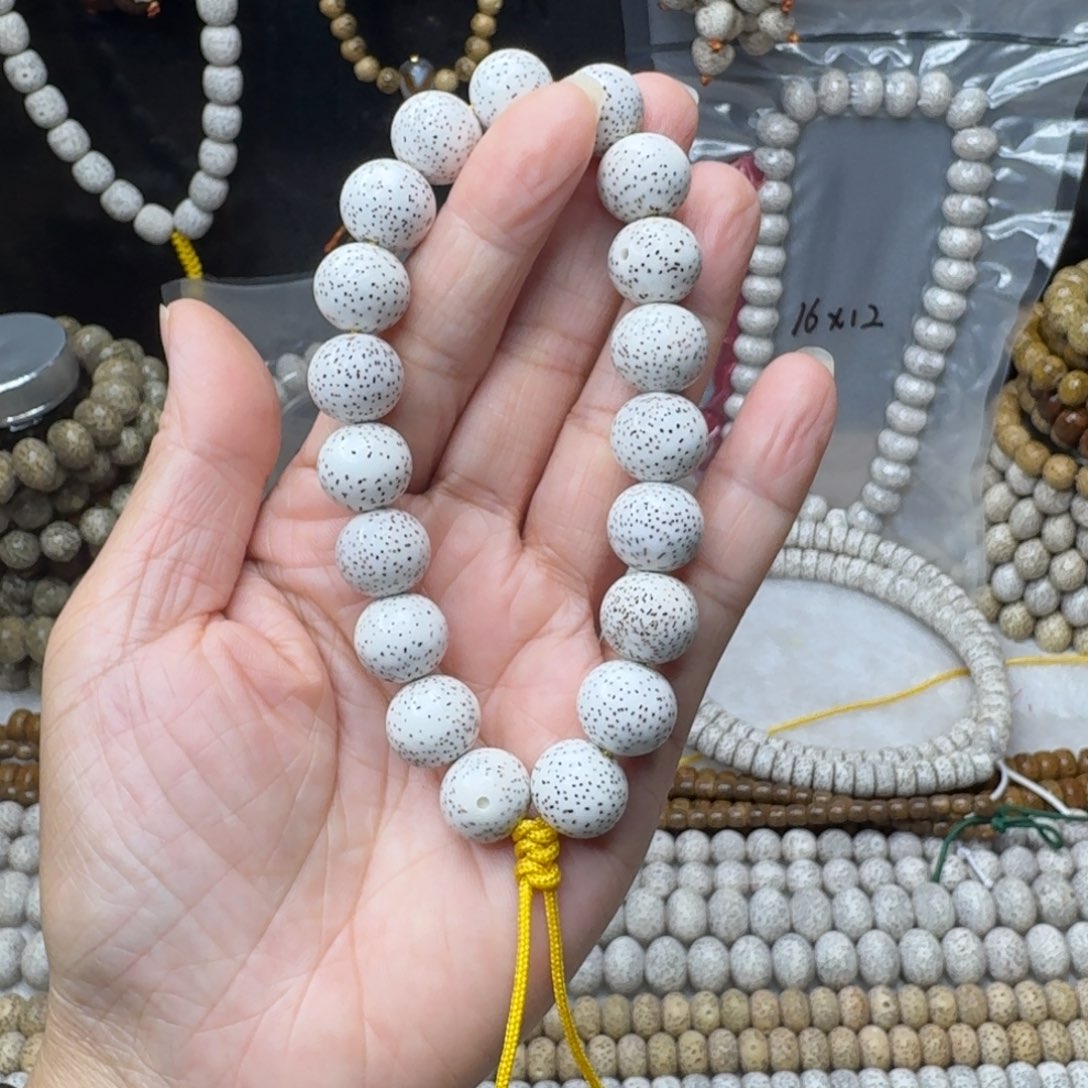 星月菩提吊坠hyggxghujhfjj