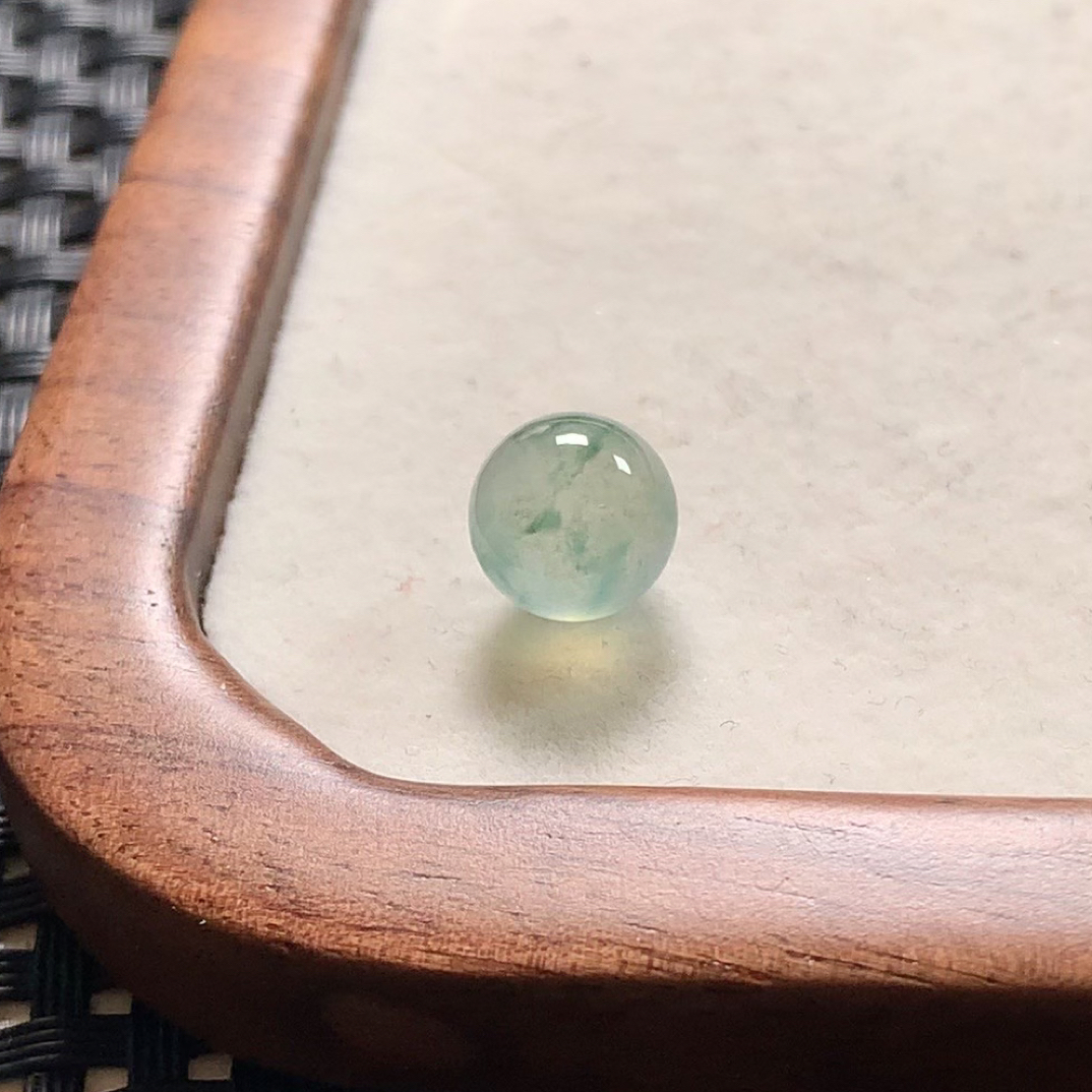 缅甸天然翡翠A货 高冰飘蓝花起光无孔圆珠冰透灵动