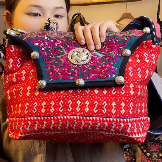 织绣手工制作包包