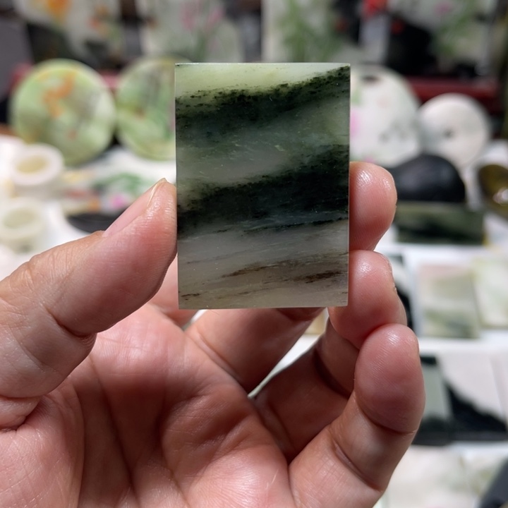 独山玉未镶嵌颈饰