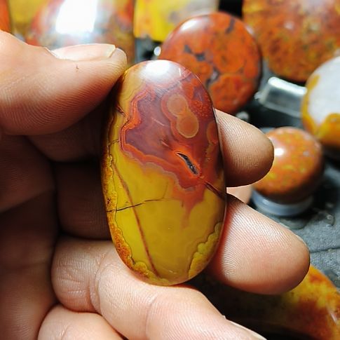 七***哥玛瑙/玉髓合金颈饰