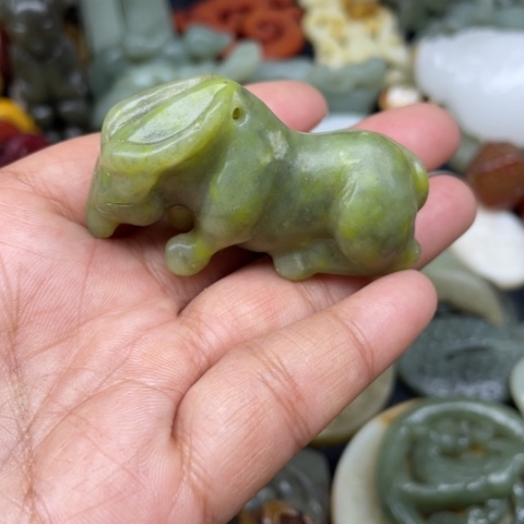 蛇纹石玉颈饰未镶嵌65