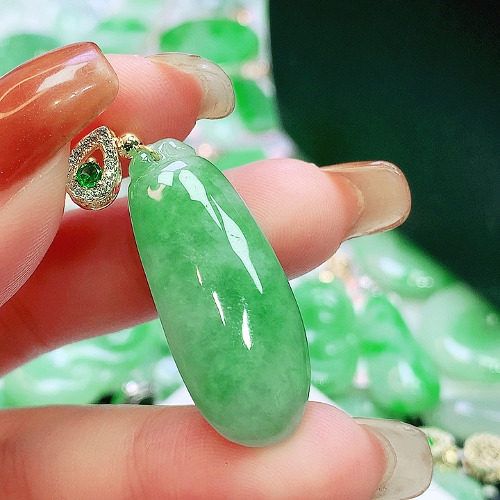 翡翠未镶嵌颈饰翡翠