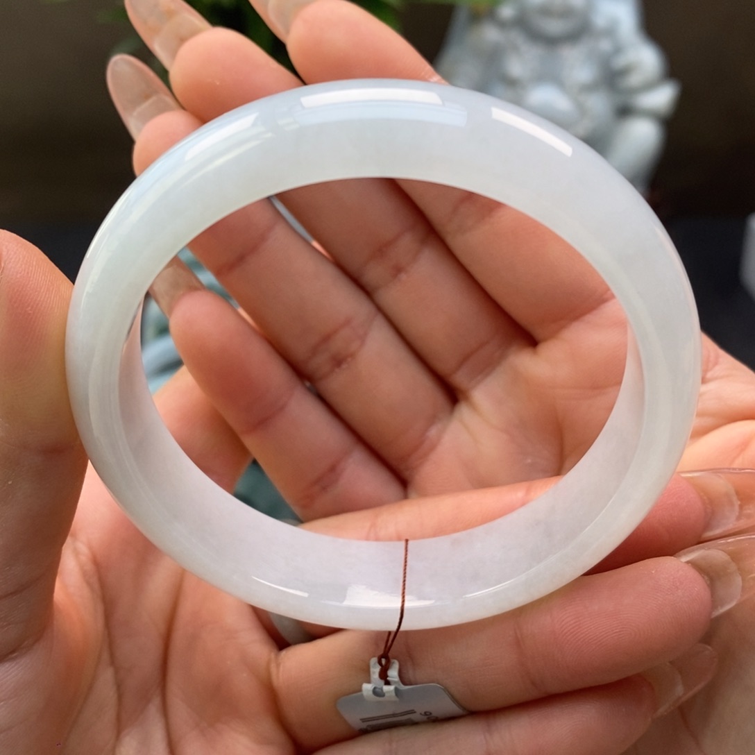 翡翠手镯未镶嵌天然