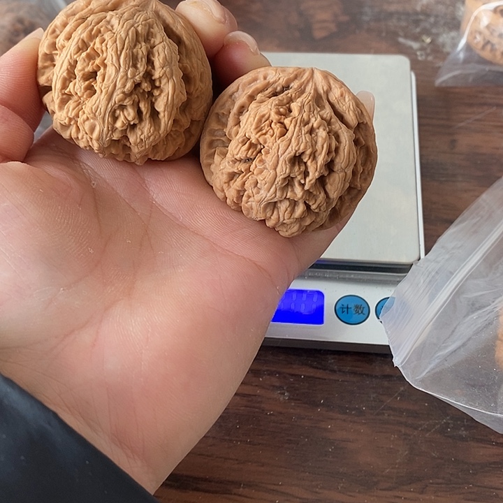 文玩核桃吊坠没***@粗筋45