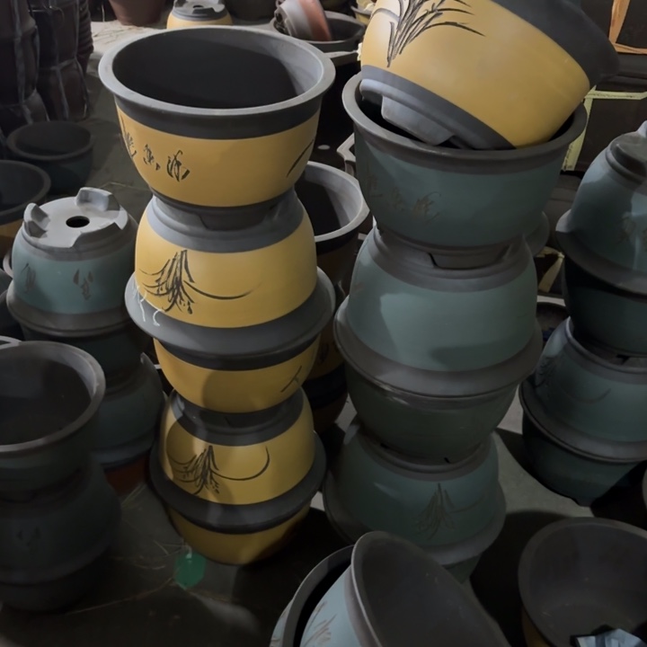 紫砂花盆70-3。    2黄1蓝