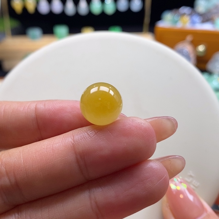 翡翠吊坠(不含链)未镶嵌翡翠冰亮黄翡珠卡13+