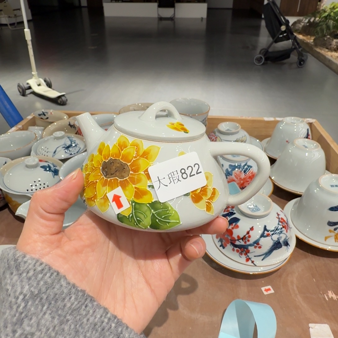 釉下手绘茶具微瑕