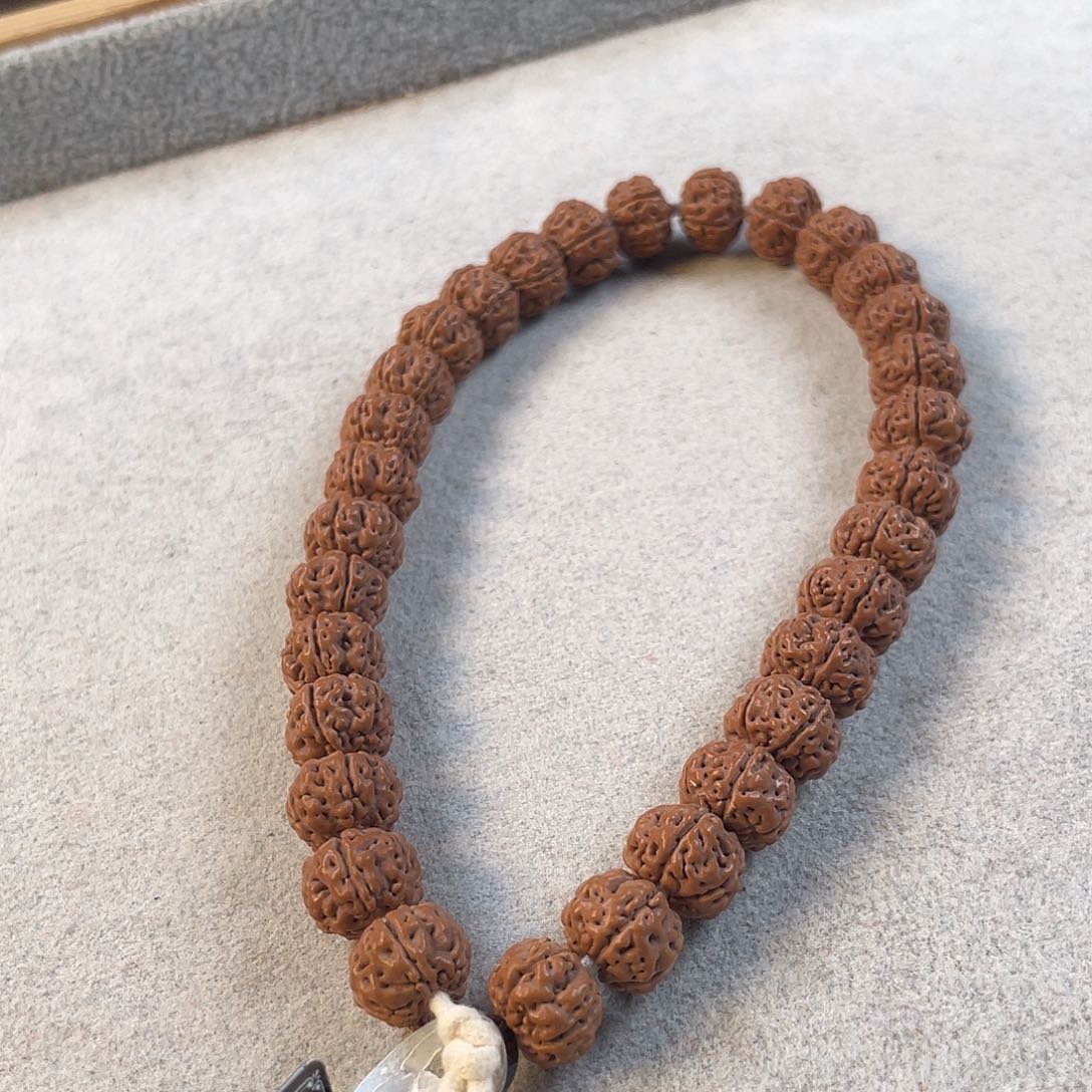 A***）吊坠金刚菩提老树王