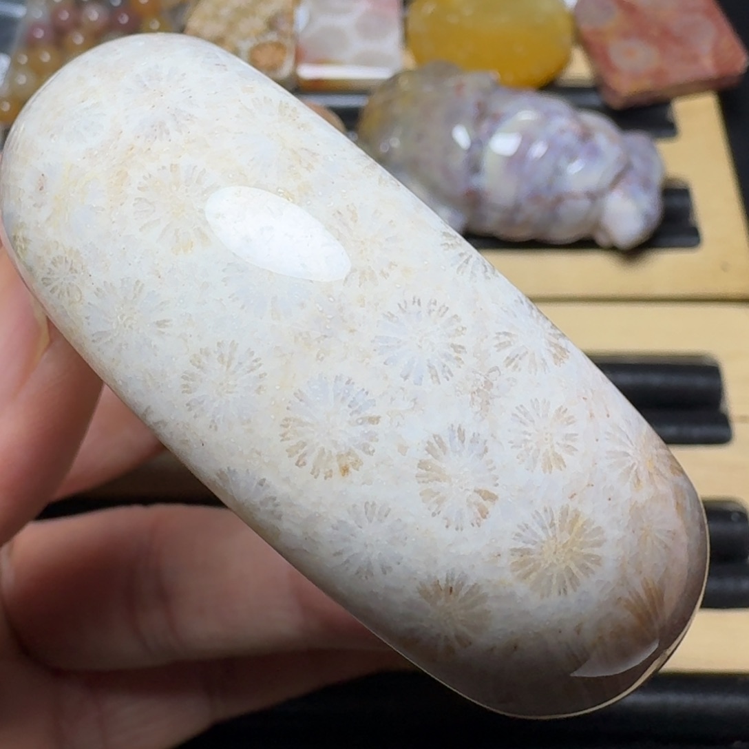 硅化玉纯天然色有机玉石未镶嵌56圈口