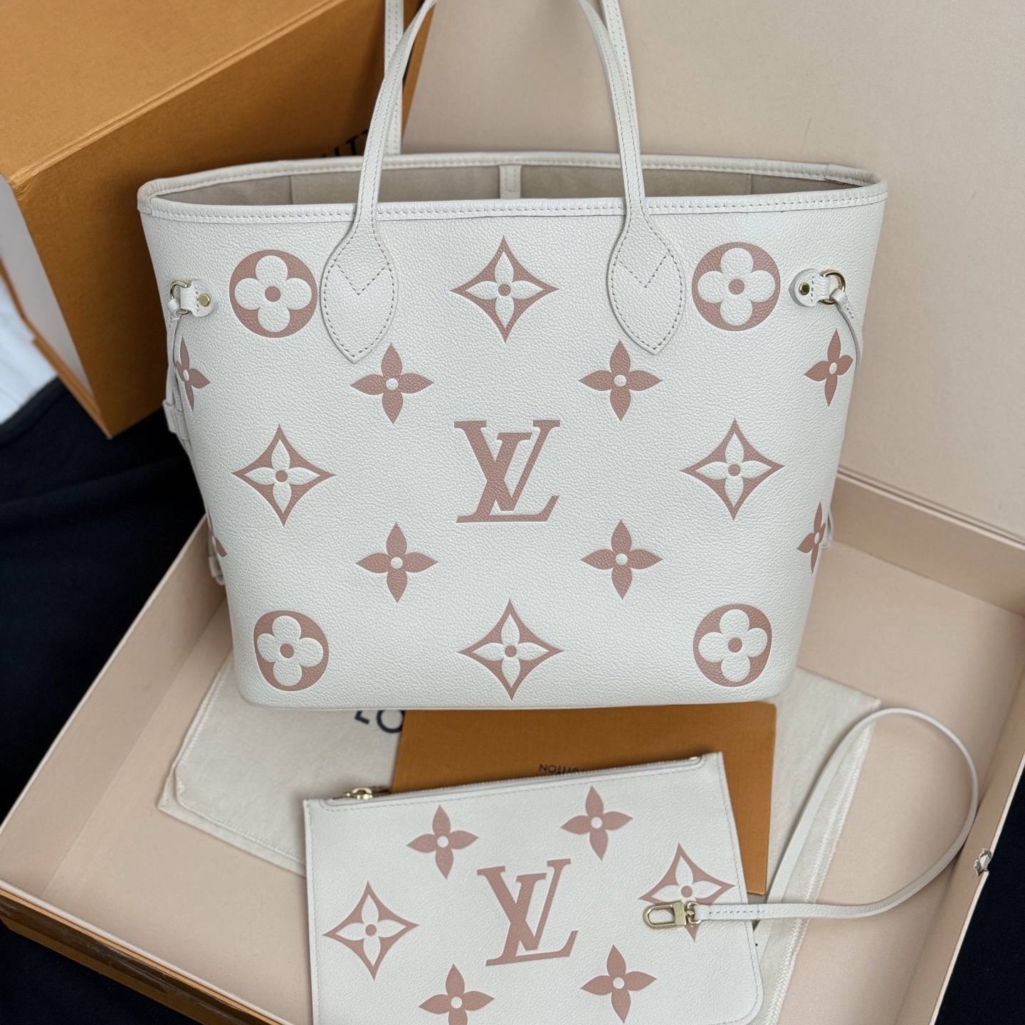 99新 LouisVuitton/路易威登 全皮牛奶neverfull中号99新芯片款