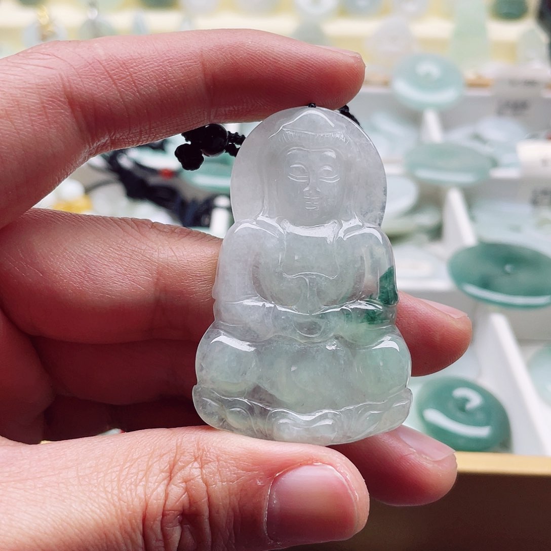 翡翠颈饰未镶嵌天然翡翠