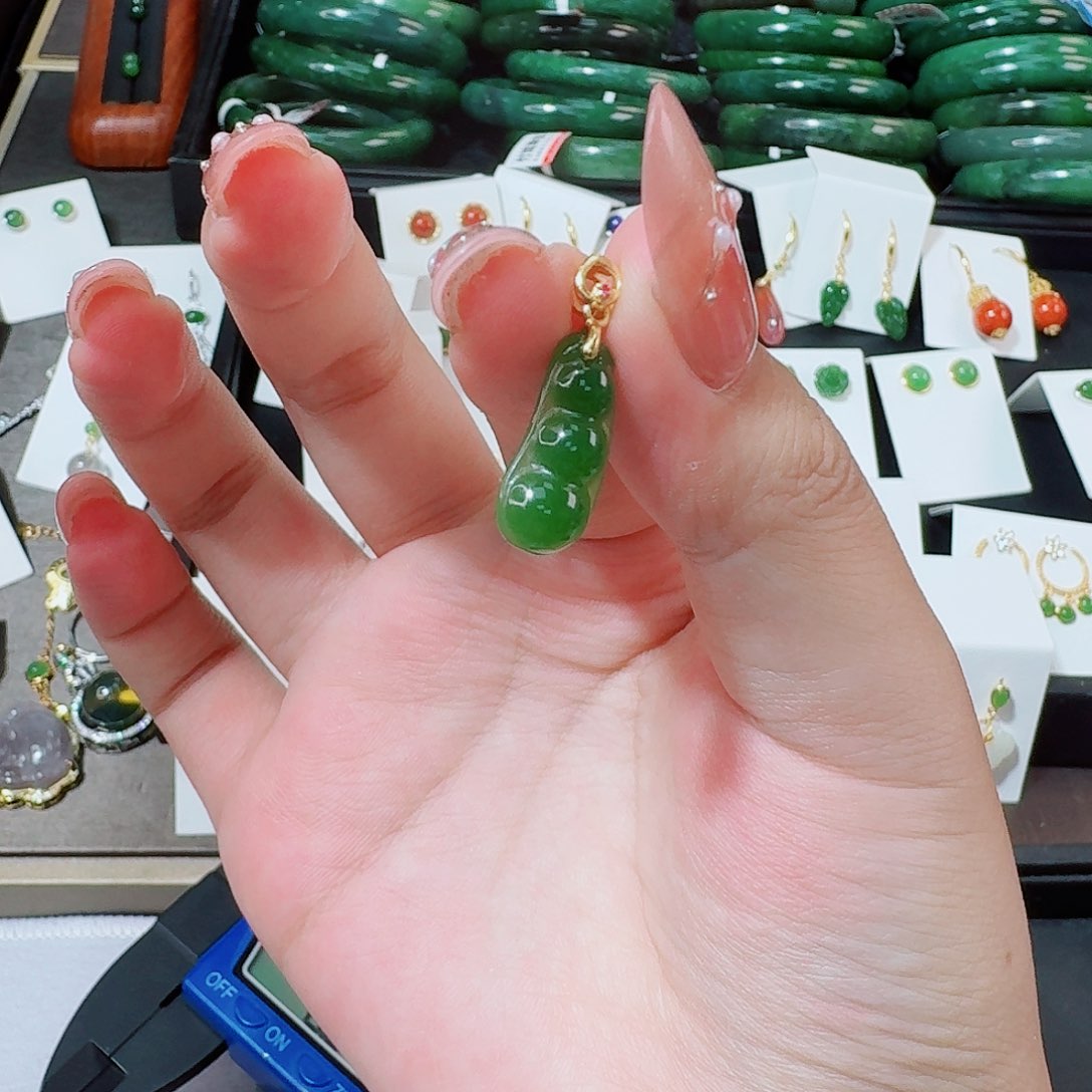 和田玉（碧玉）银S925镶嵌颈饰福豆