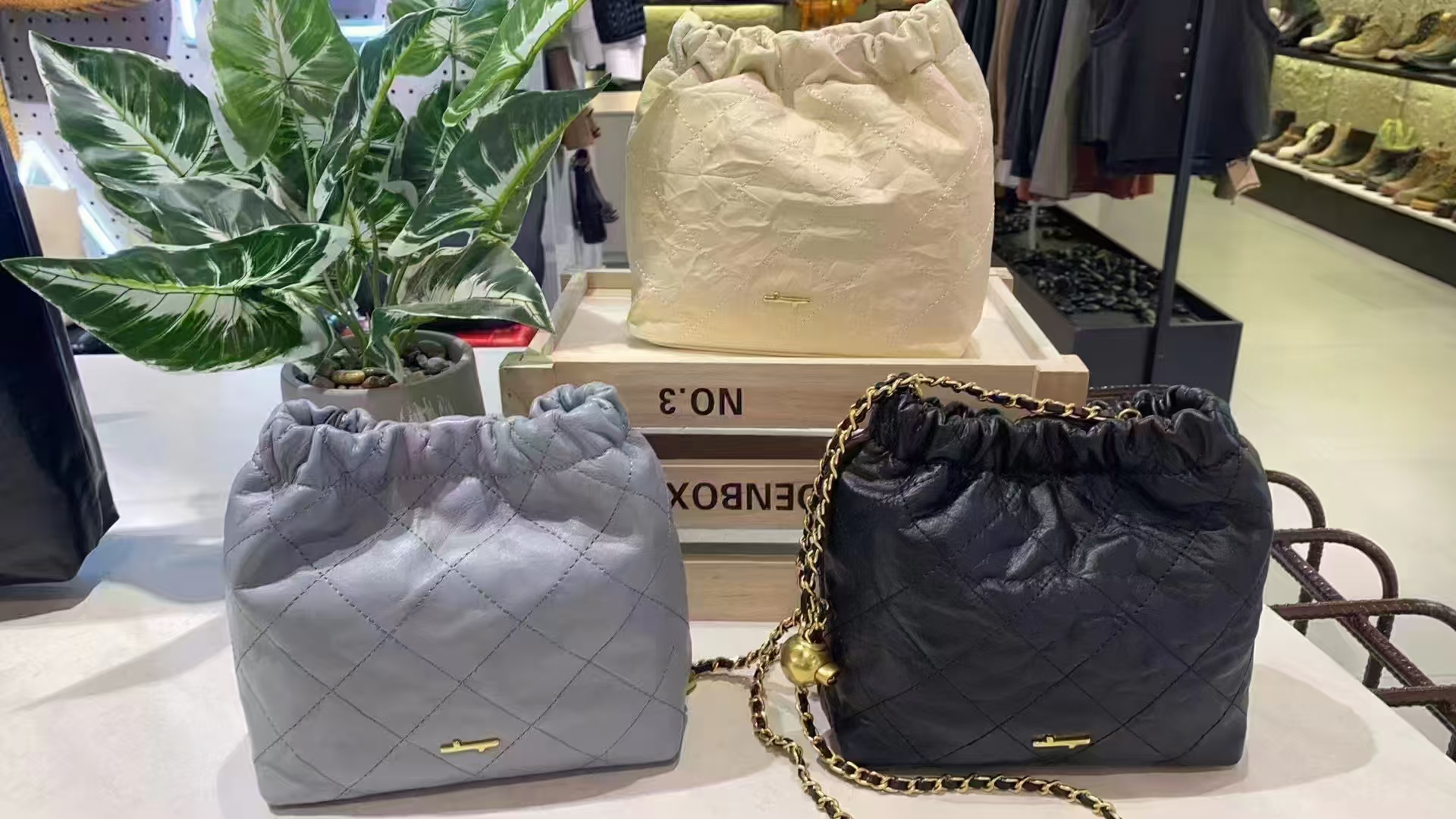 2025新款 福袋抓皱牛皮包包