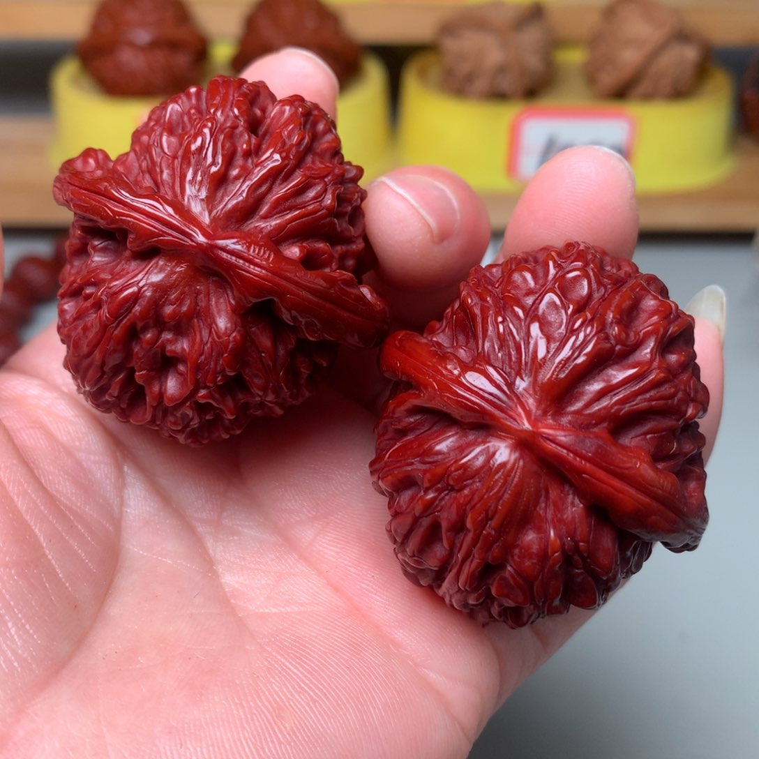 文玩核桃把件白狮子