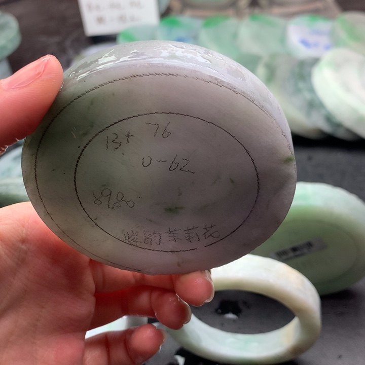 未镶嵌翡翠定制翡翠