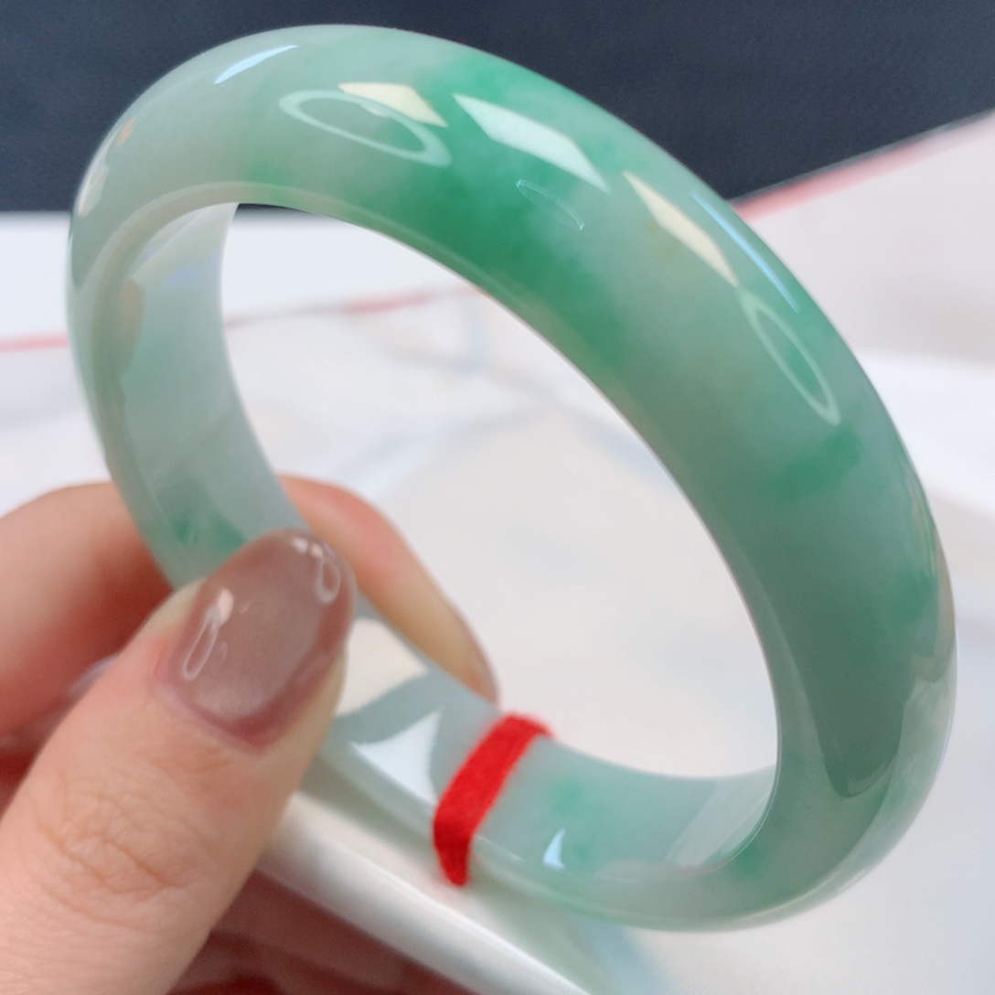 【闪购商品】翡翠手镯未镶嵌54+圈