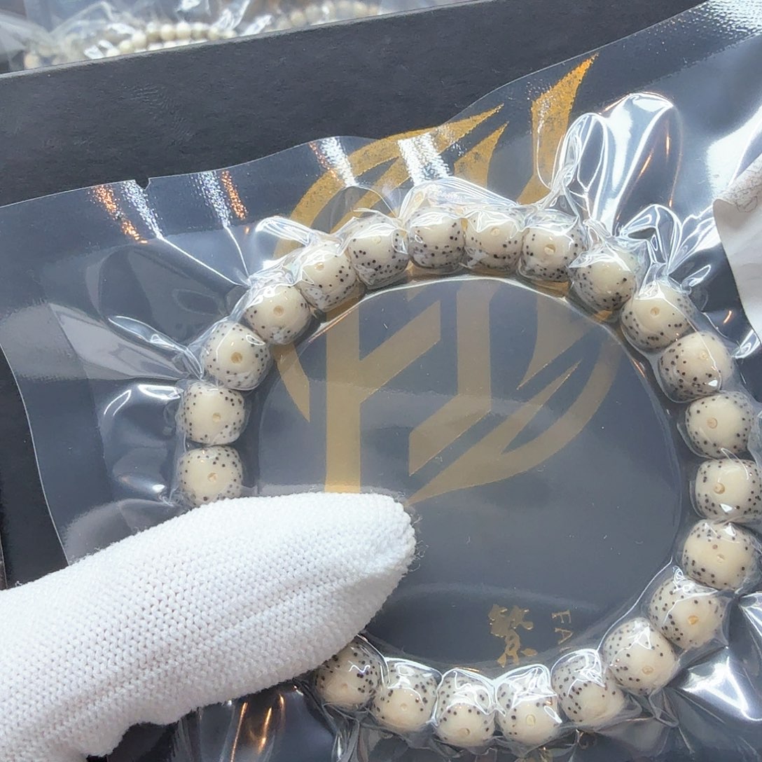 星月菩提吊坠8冰白卡姿兰大眼睛9