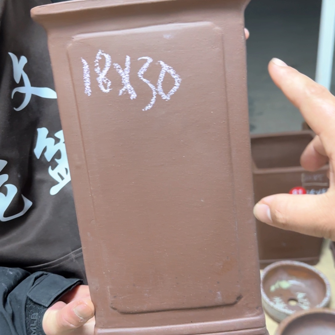 紫砂花盆呜呜呜呜