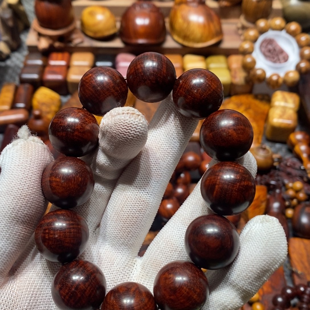 一***´檀香紫檀（小叶紫檀）木