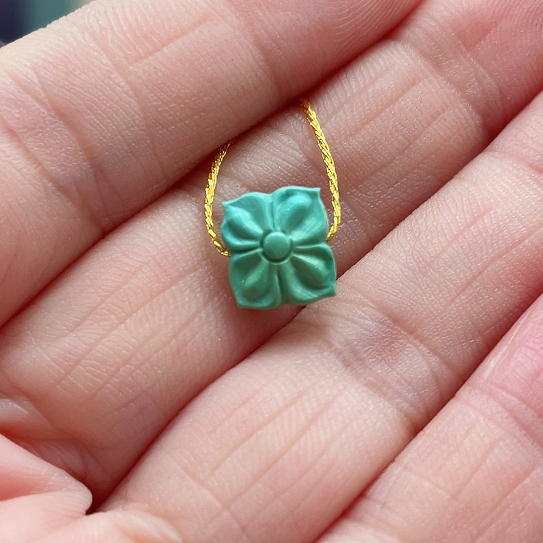 绿松石颈饰未镶嵌