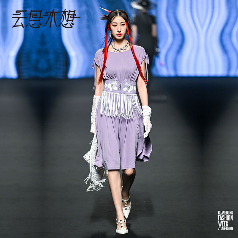 云思木想新中式可拆腰封绣花流苏时尚时装周气质连衣裙10506