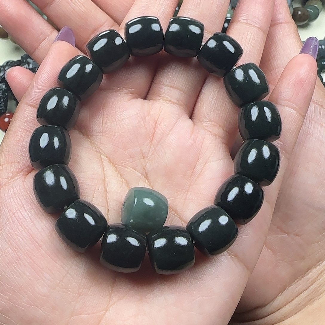 瓶***子和田玉未镶嵌手链