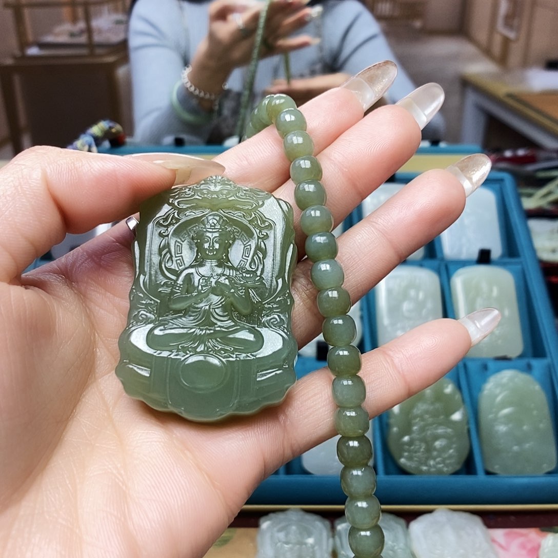 和田玉颈饰未镶嵌梦*