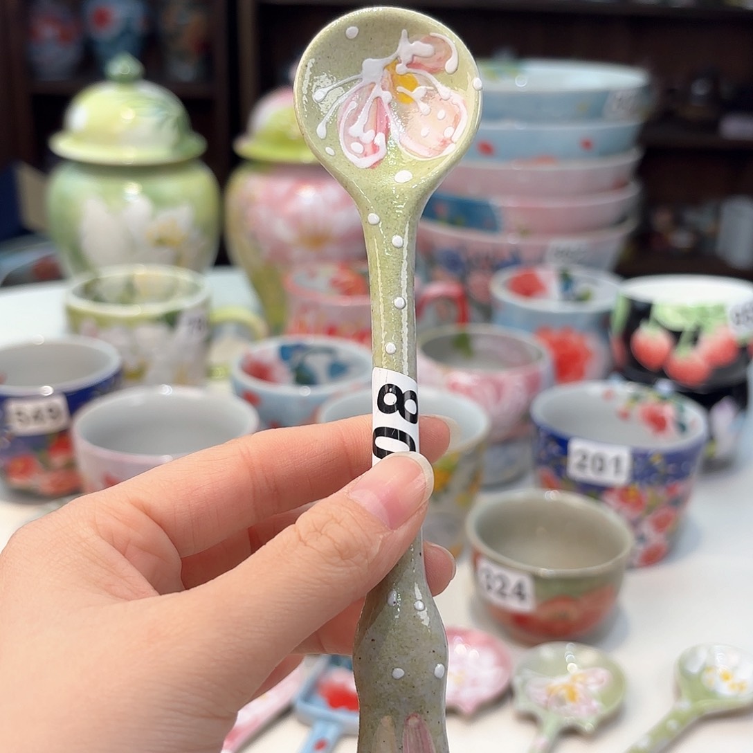 瓷片兔兔好可爱呀打