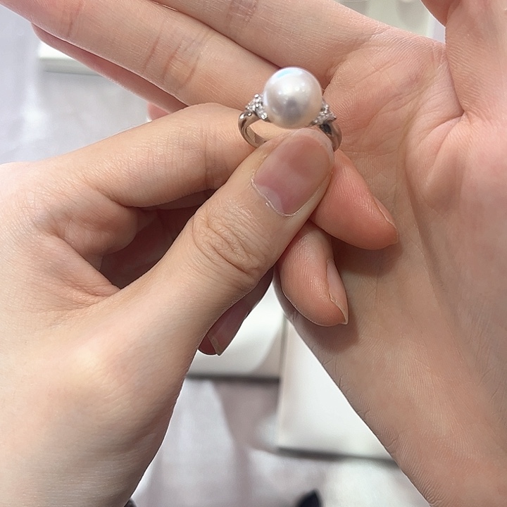 海水珍珠戒指铂Pt950镶嵌10.5mm