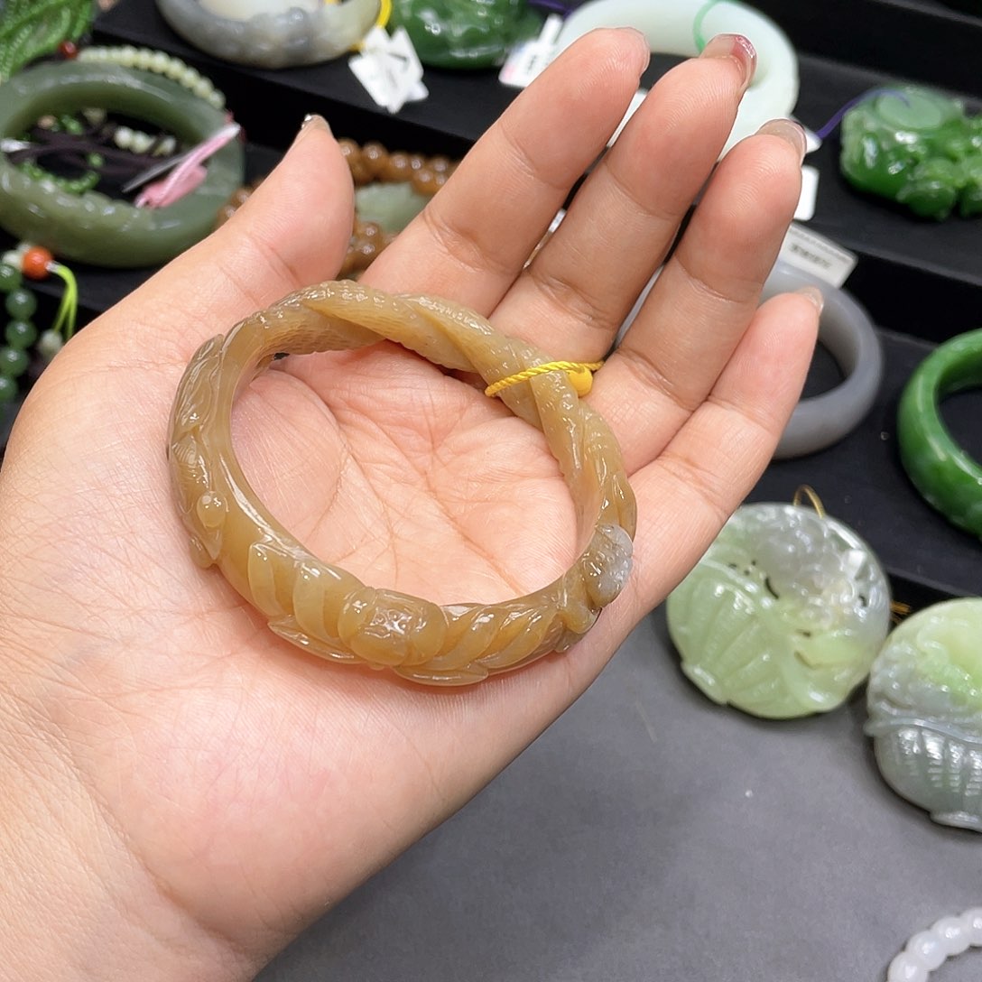 和田玉手镯57圈口11未镶嵌