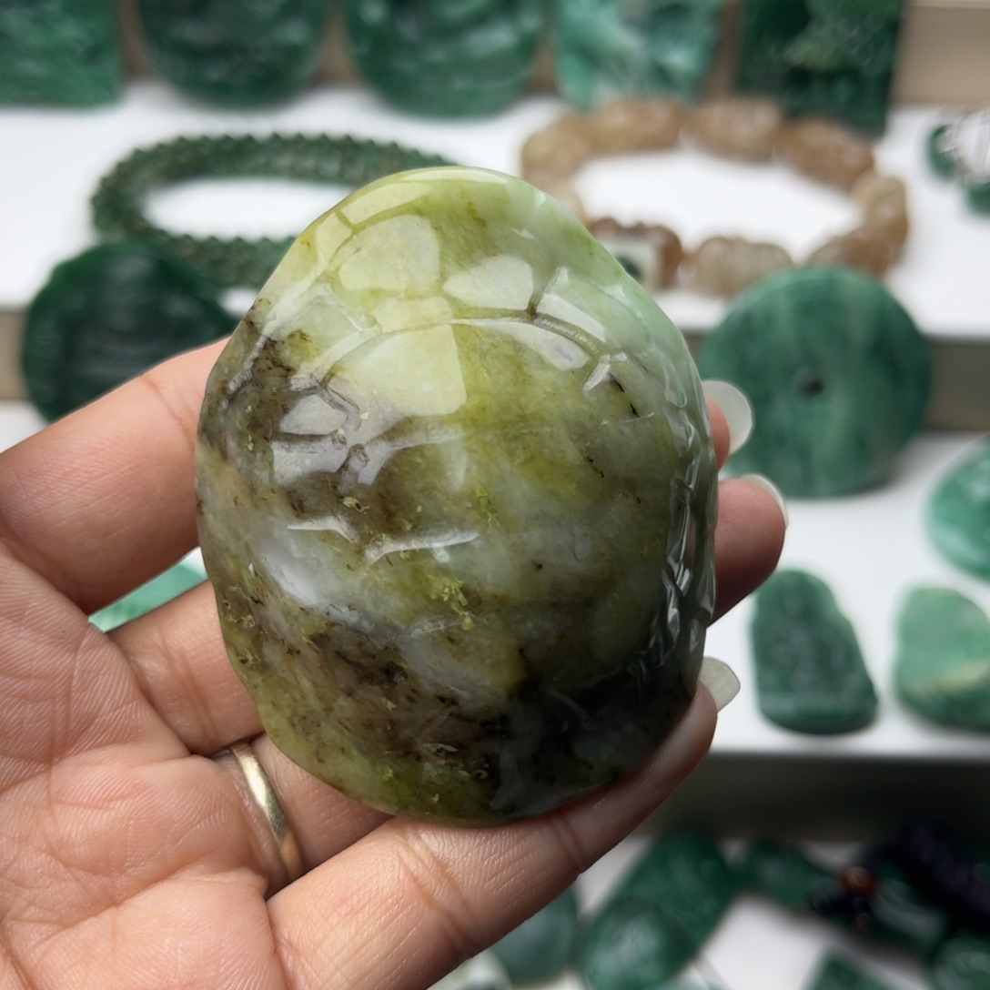 用***烟独山玉未镶嵌手把件