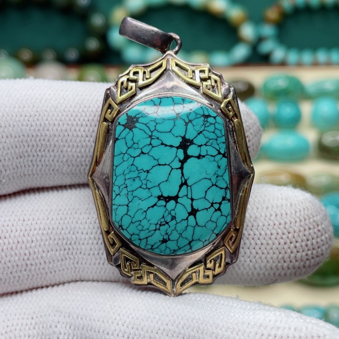 绿松石未镶嵌颈饰