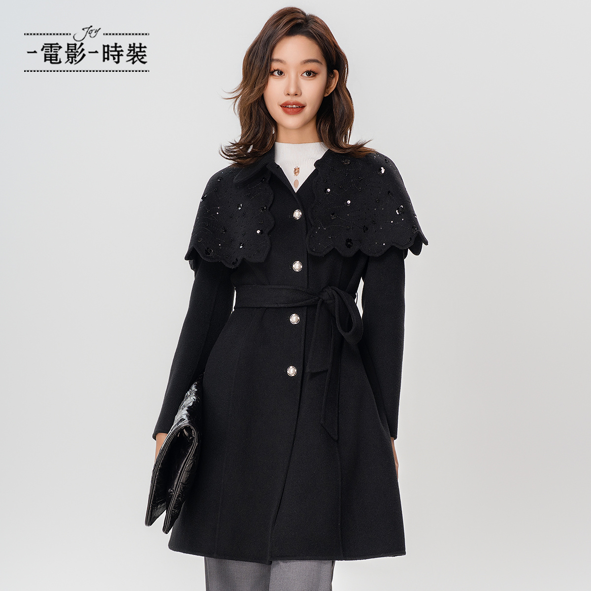 【蜜思仝】一电影一时装黑色绵羊毛中长款披肩大衣 FFCG811109