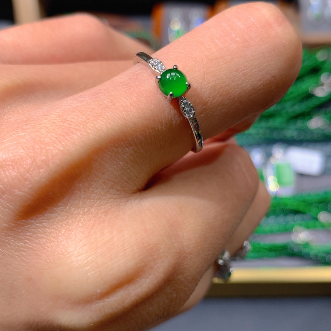 翡翠戒指未镶嵌天然翡翠