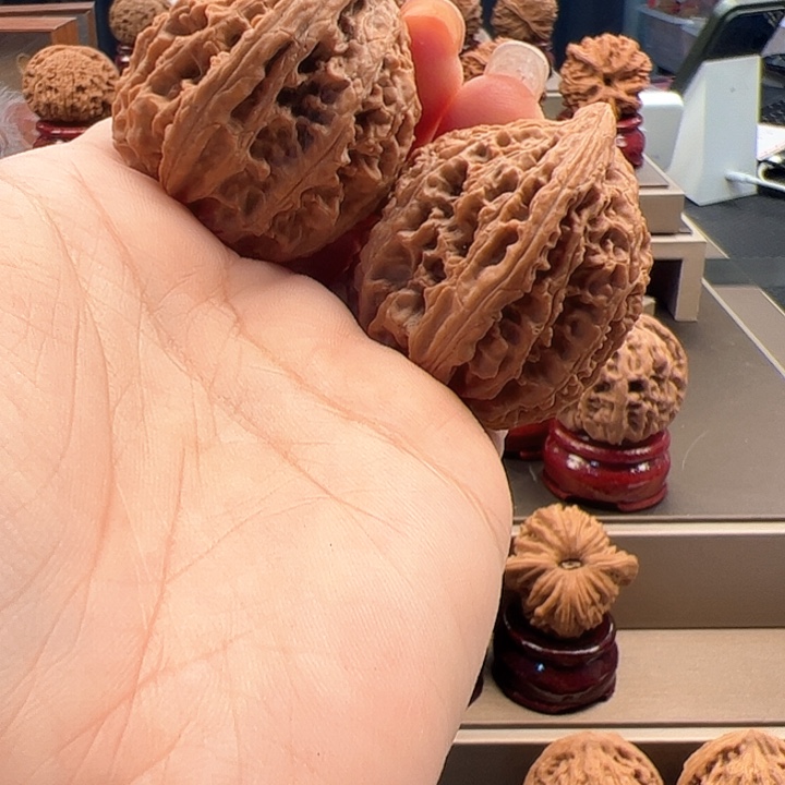 文玩核桃把件35 玉麒麟 v-061