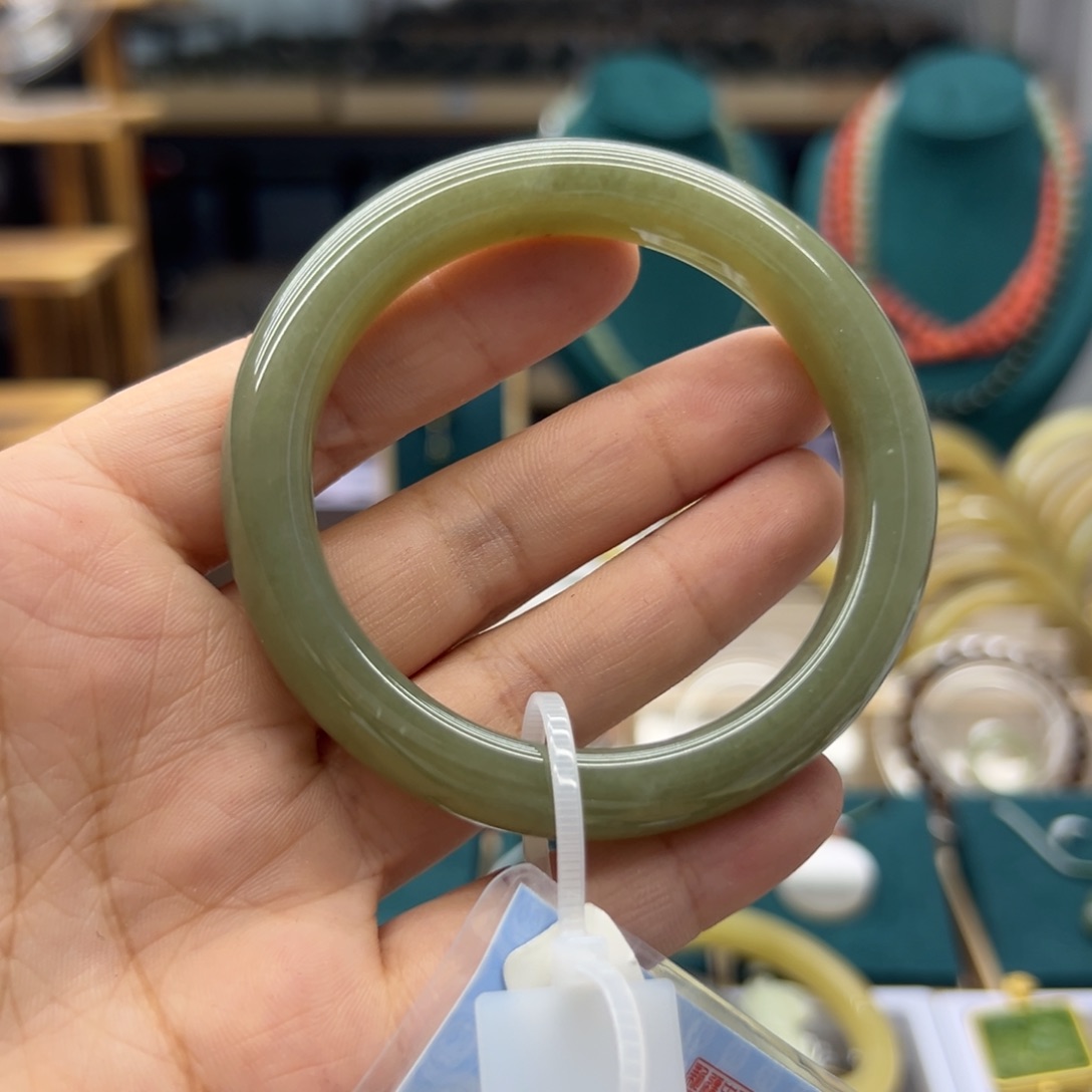 和田玉手镯未镶嵌57圈围2816