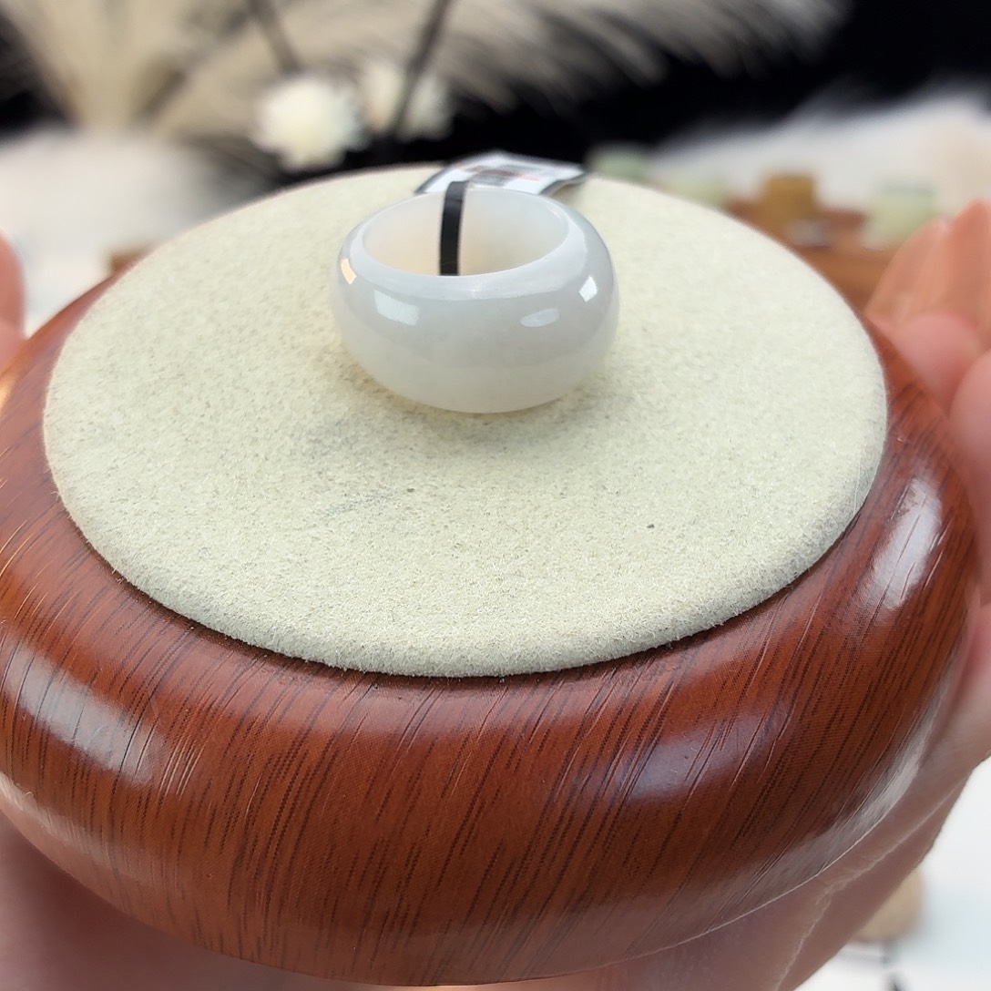 和田玉未镶嵌戒指白色馒头17.9mmj15